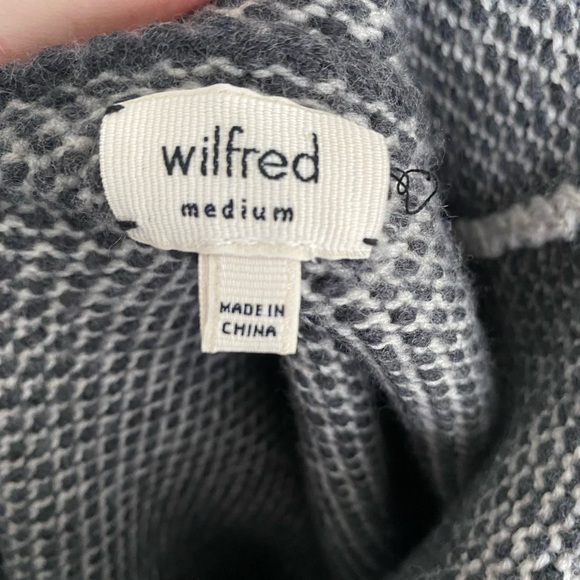 SWEATER | Aritzia Wilfred 100% Merino wool size medium (fits small) - Picture 4 of 5